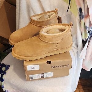 Bearpaw super shortie size 12 NWT